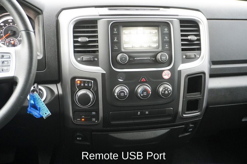 2023 RAM 1500 Classic SLT Apple CarPlay & ParkView Rear Back-Up Camera
