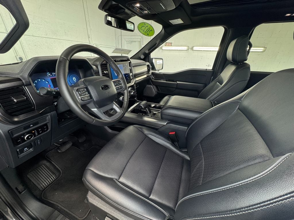 2025 Ford F-150 Lariat Navigation system
