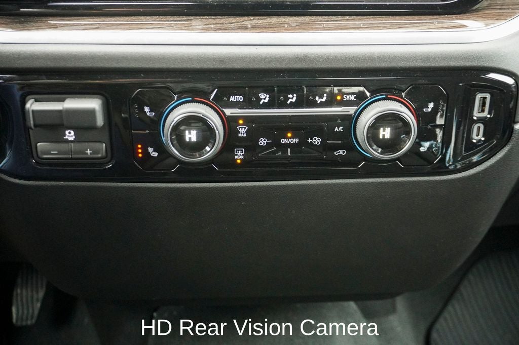 2025 Chevrolet Silverado 2500HD LT Navigation System & Apple CarPlay/Android Auto