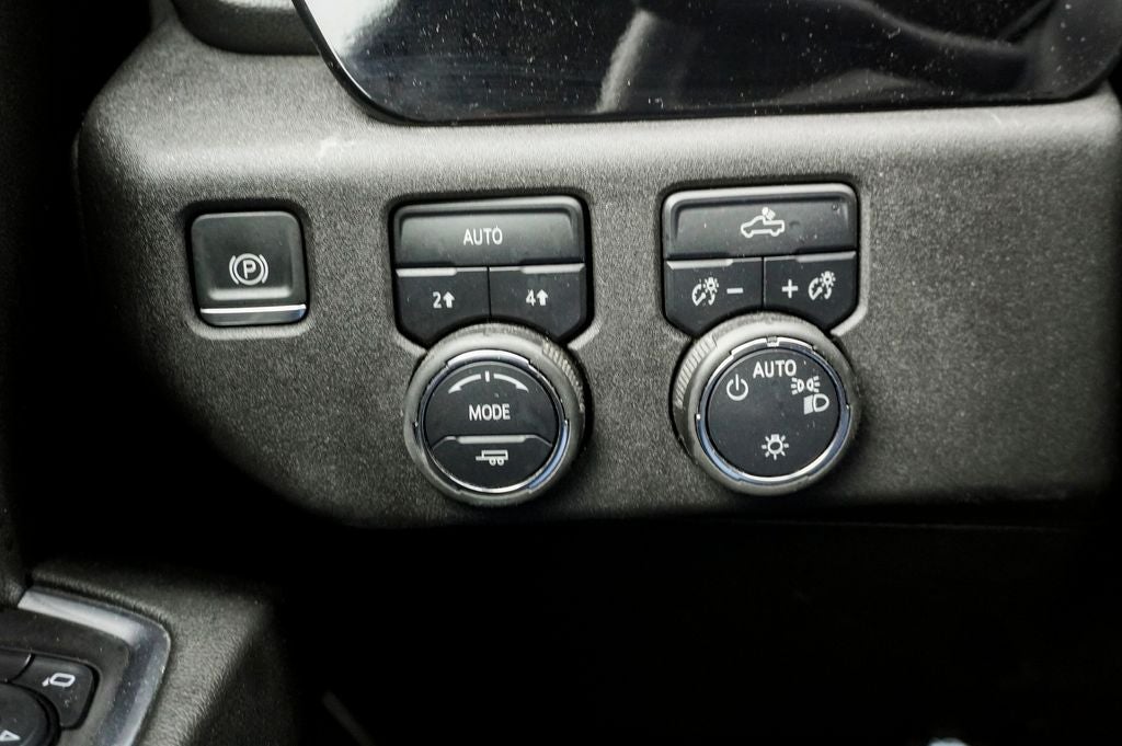 2025 Chevrolet Silverado 1500 LT 12.3'' Multicolor Display & Navigation System