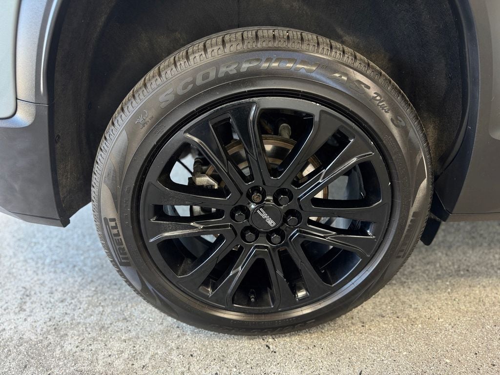 2023 GMC Acadia SLT Elevation Edition