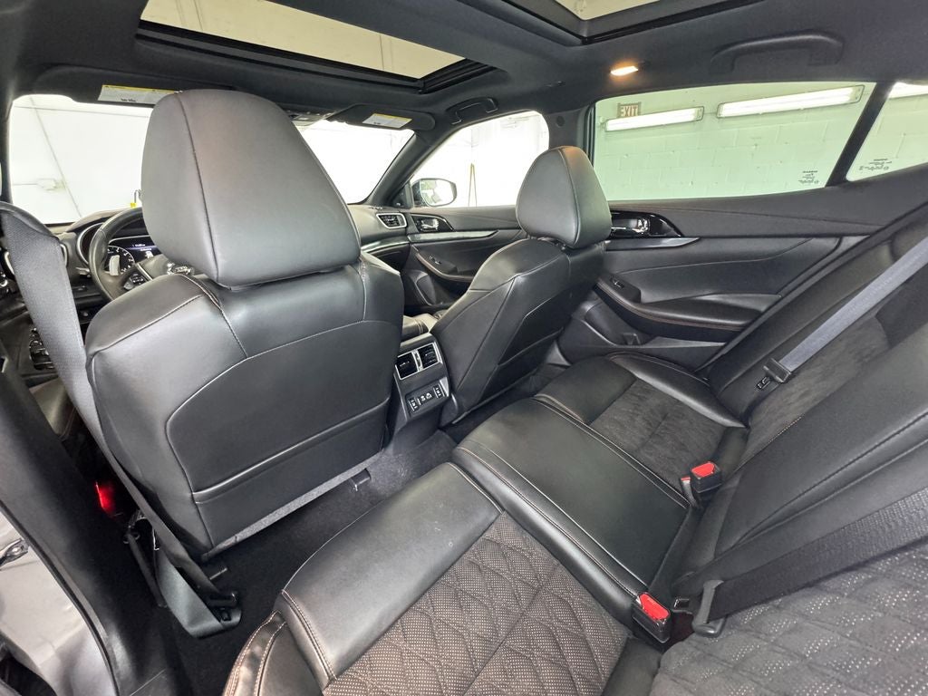 2021 Nissan Maxima SR Power moonroof