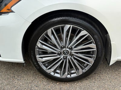 2024 Nissan Altima Platinum