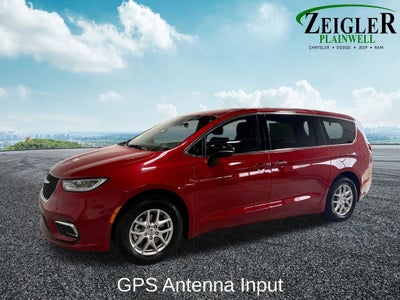 2025 Chrysler Pacifica Select Radio: Uconnect 5 with 10.1" Display