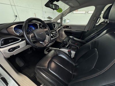 2017 Chrysler Pacifica Touring L 3rd row seat