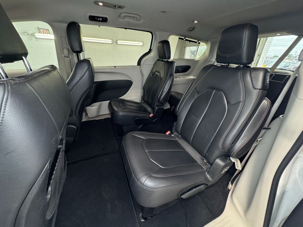 2017 Chrysler Pacifica Touring L 3rd row seat