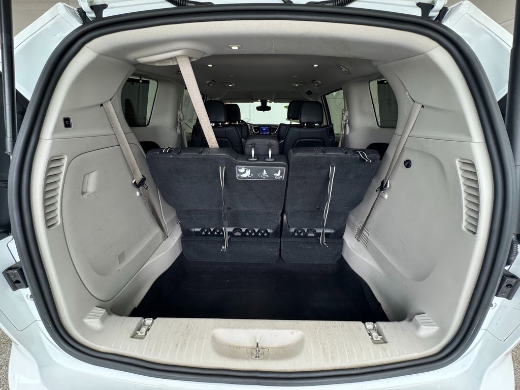 2017 Chrysler Pacifica Touring L 3rd row seat