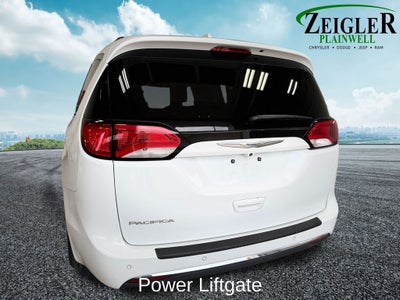 2017 Chrysler Pacifica Touring L 3rd row seat