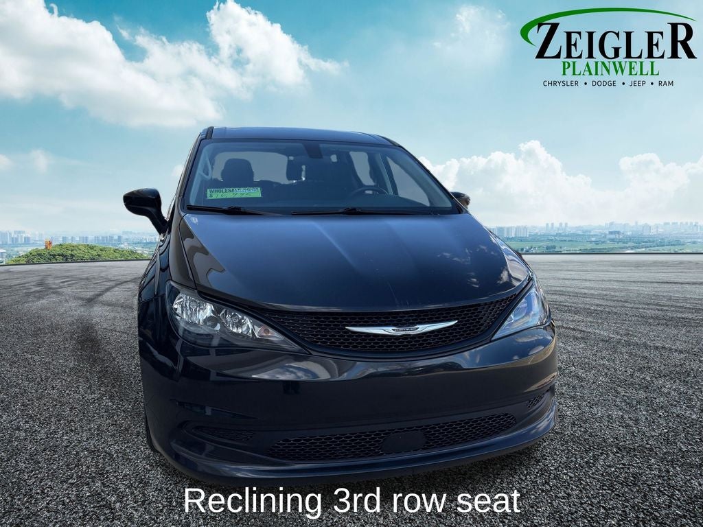 2022 Chrysler Voyager LX