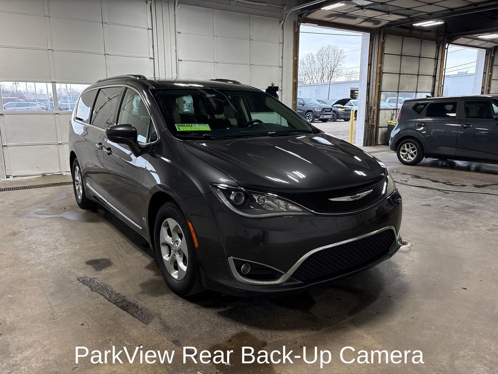 2017 Chrysler Pacifica Touring L Plus