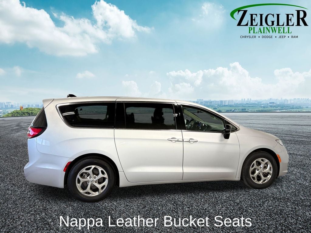 2024 Chrysler Pacifica Limited Power moonroof