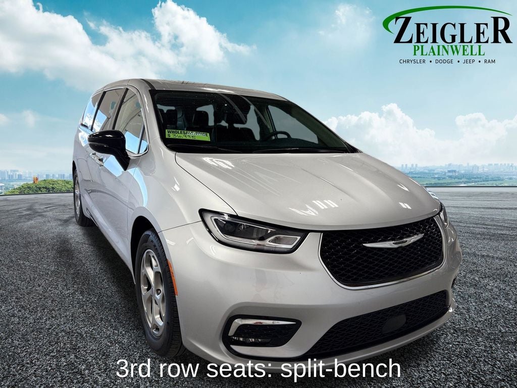 2024 Chrysler Pacifica Limited Power moonroof