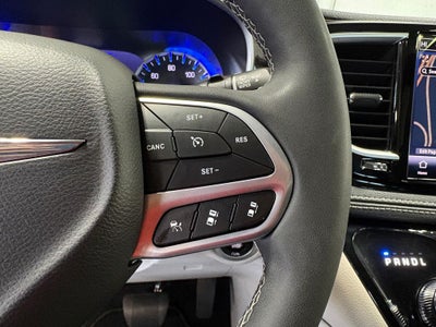 2024 Chrysler Pacifica Limited Power moonroof