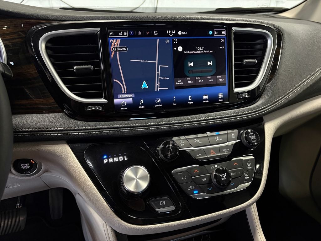 2024 Chrysler Pacifica Limited Power moonroof
