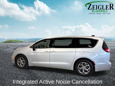 2024 Chrysler Pacifica Limited Power moonroof