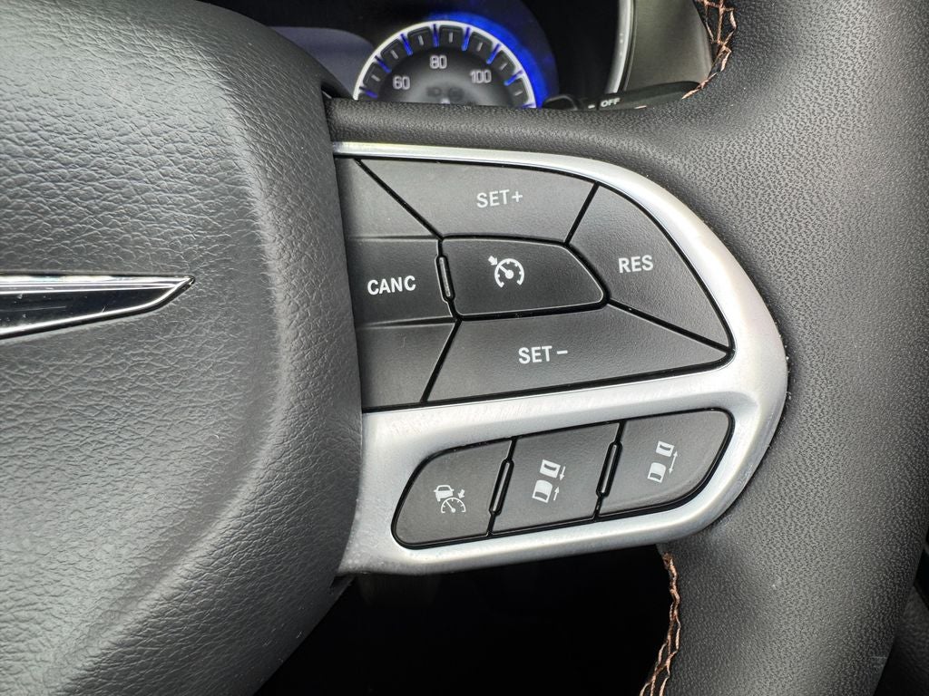 2025 Chrysler Pacifica Pinnacle Power moonroof