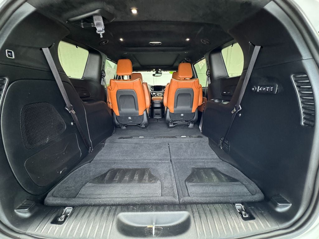 2025 Chrysler Pacifica Pinnacle Power moonroof