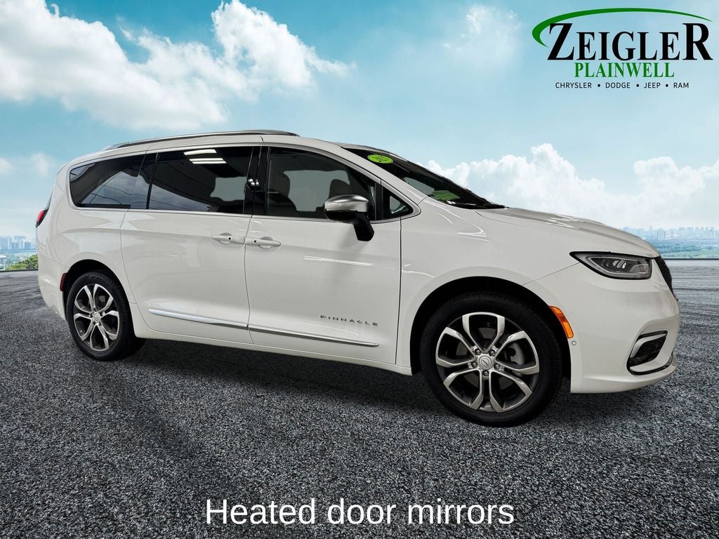 2025 Chrysler Pacifica Pinnacle Power moonroof