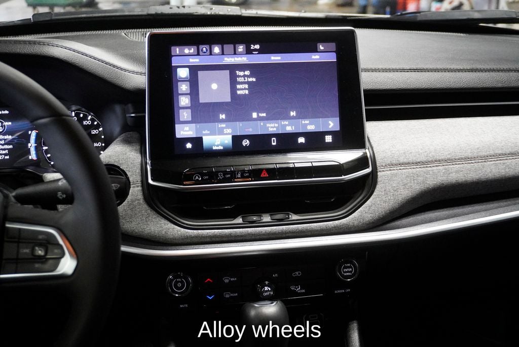 2023 Jeep Compass Latitude Lux Apple CarPlay/Android Auto