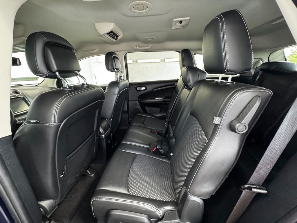2017 Dodge Journey Crossroad 3rd row seats