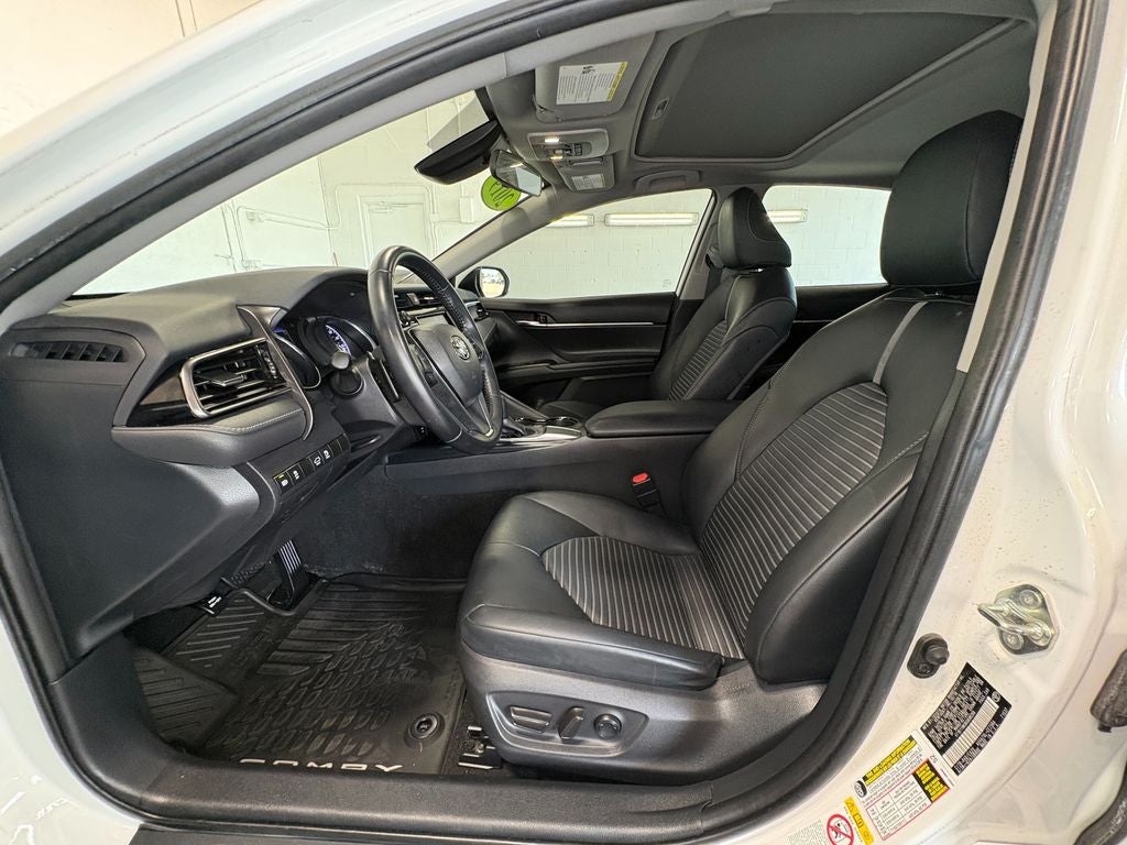 2019 Toyota Camry SE Power Tilt/Slide Moonroof