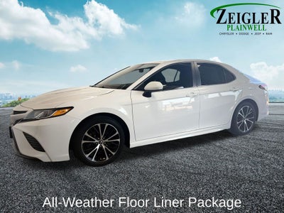 2019 Toyota Camry SE Power Tilt/Slide Moonroof