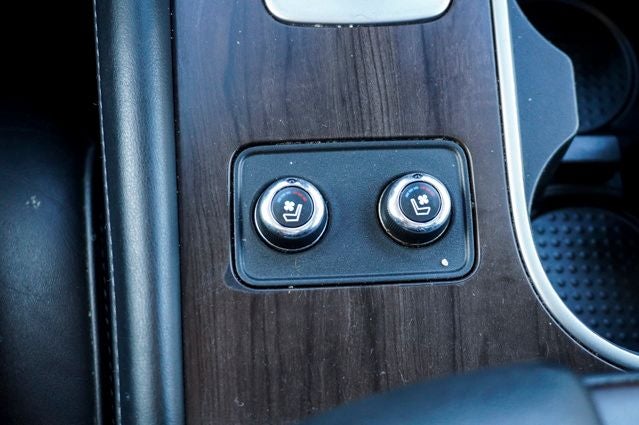 2020 Nissan Murano Platinum Power moonroof & Navigation System