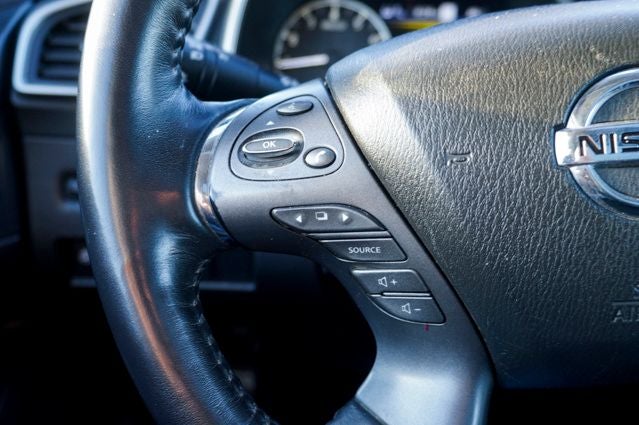 2020 Nissan Murano Platinum Power moonroof & Navigation System