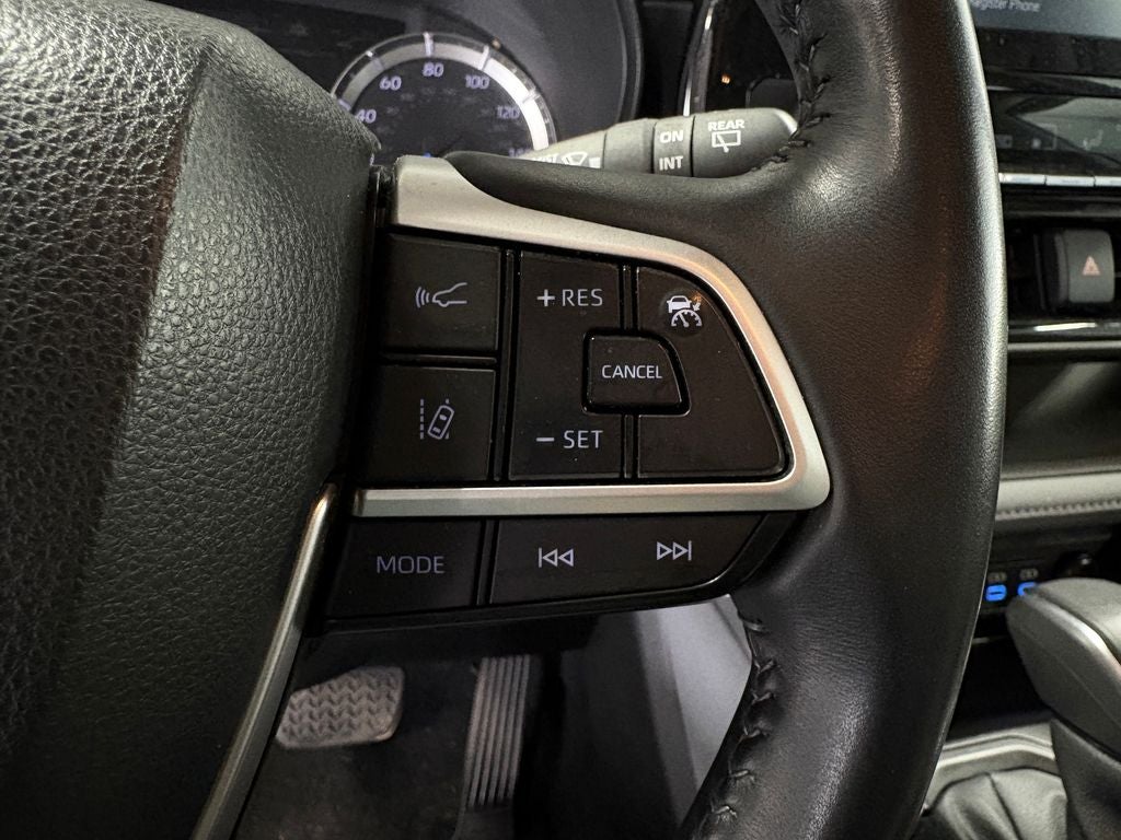 2022 Toyota Highlander Hybrid LE