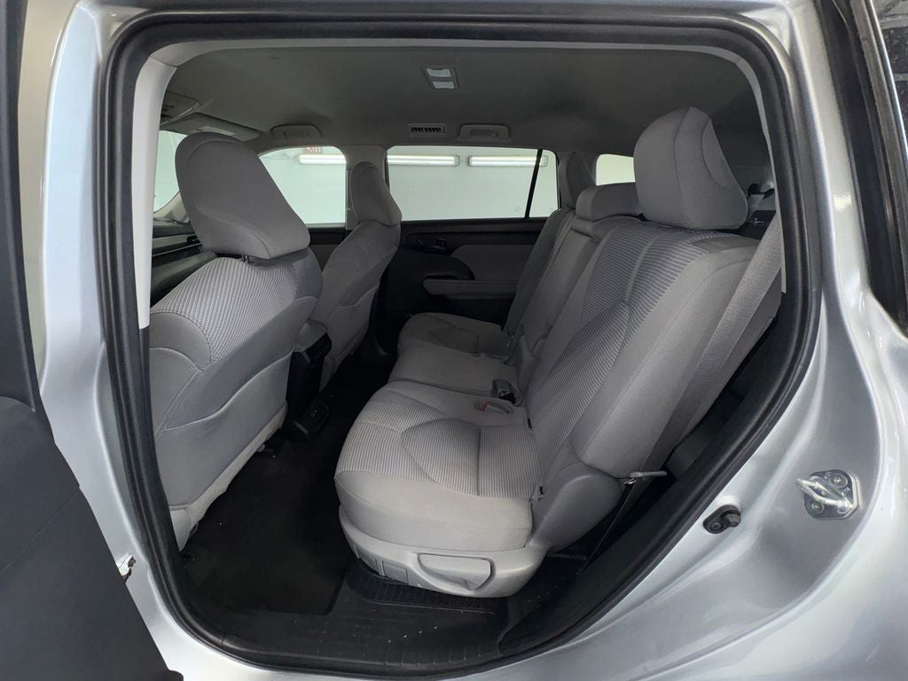 2022 Toyota Highlander Hybrid LE