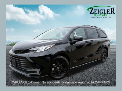 2025 Toyota Sienna Woodland Edition 7 Passenger