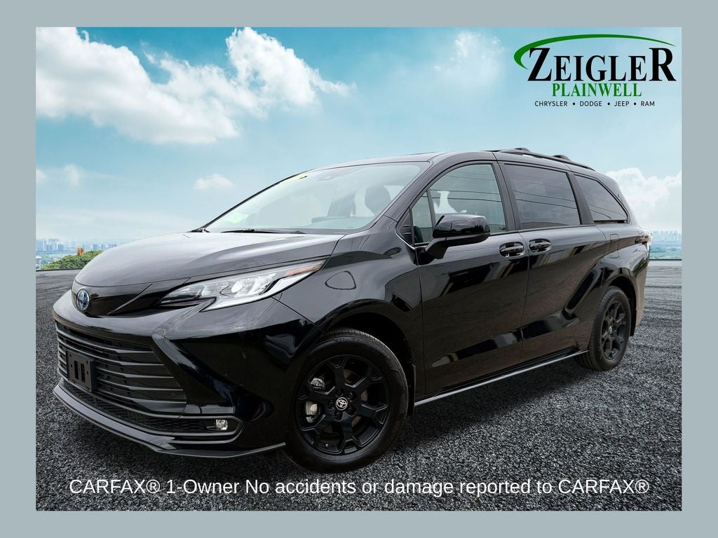 2025 Toyota Sienna Woodland Edition 7 Passenger