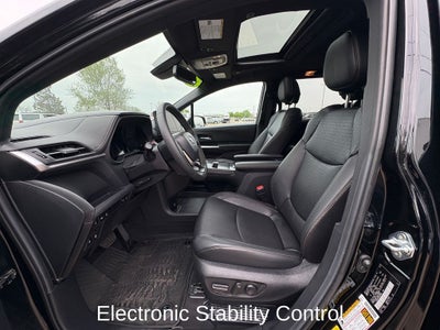 2025 Toyota Sienna Woodland Edition 7 Passenger