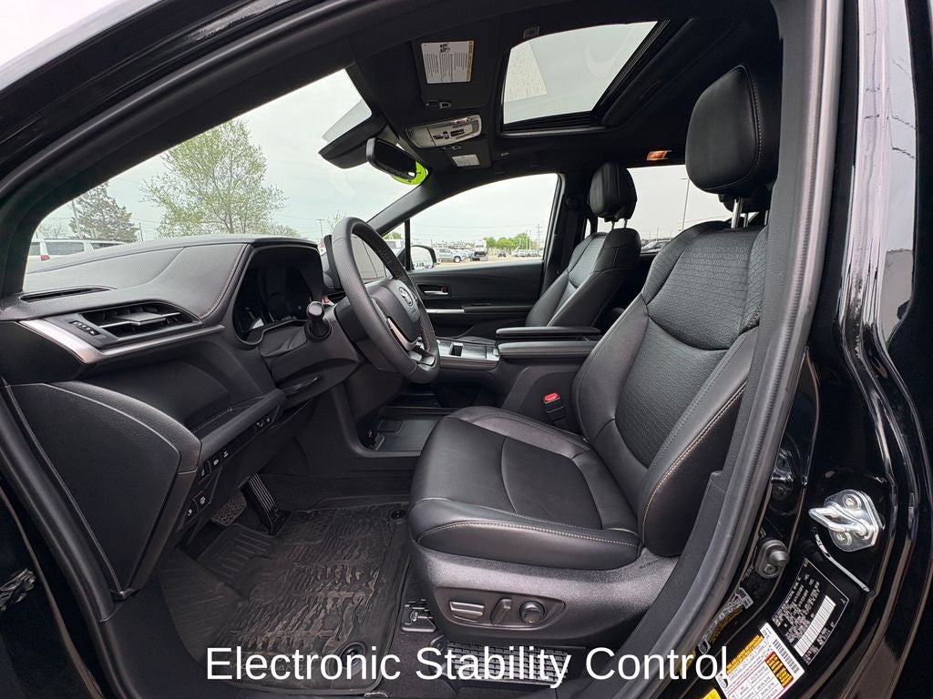 2025 Toyota Sienna Woodland Edition 7 Passenger