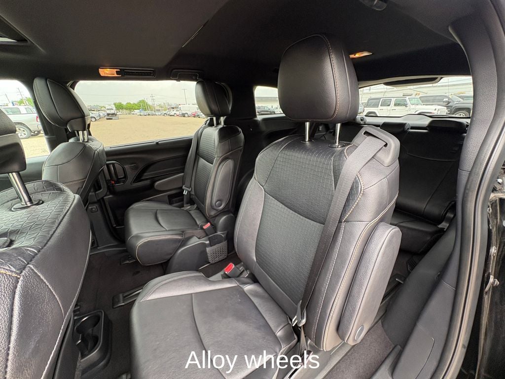 2025 Toyota Sienna Woodland Edition 7 Passenger