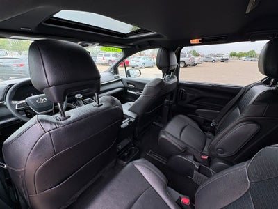 2025 Toyota Sienna Woodland Edition 7 Passenger