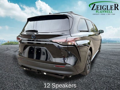 2025 Toyota Sienna Woodland Edition 7 Passenger