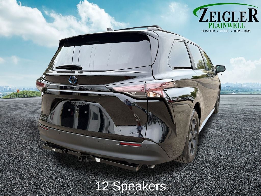 2025 Toyota Sienna Woodland Edition 7 Passenger