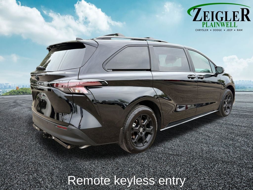 2025 Toyota Sienna Woodland Edition 7 Passenger