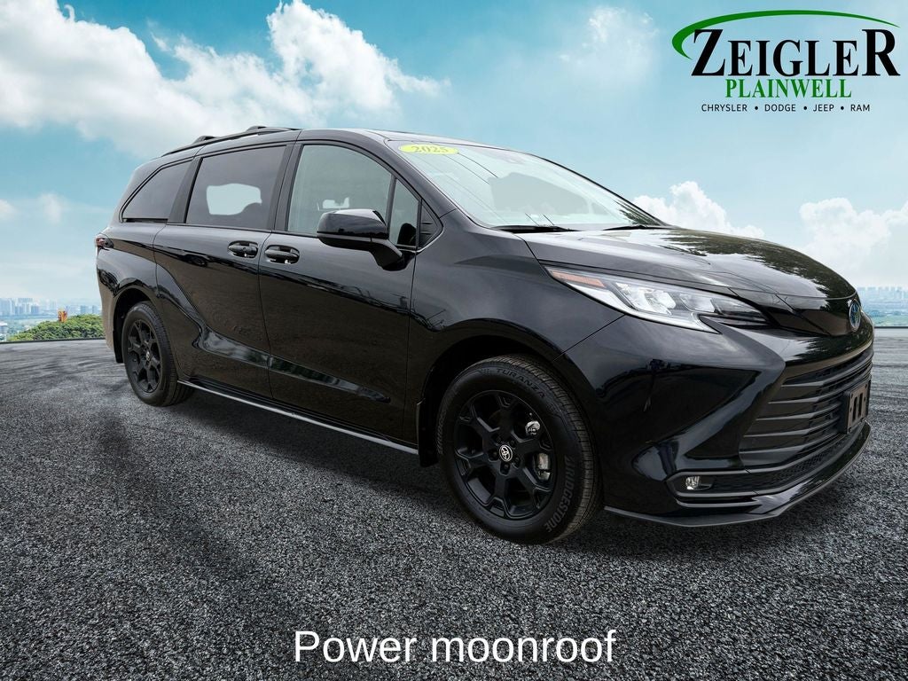 2025 Toyota Sienna Woodland Edition 7 Passenger