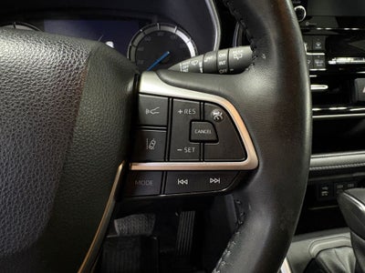 2022 Toyota Highlander Hybrid XLE Power moonroof