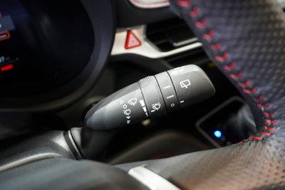 2025 Toyota Sienna XSE Power moonroof & Navigation System