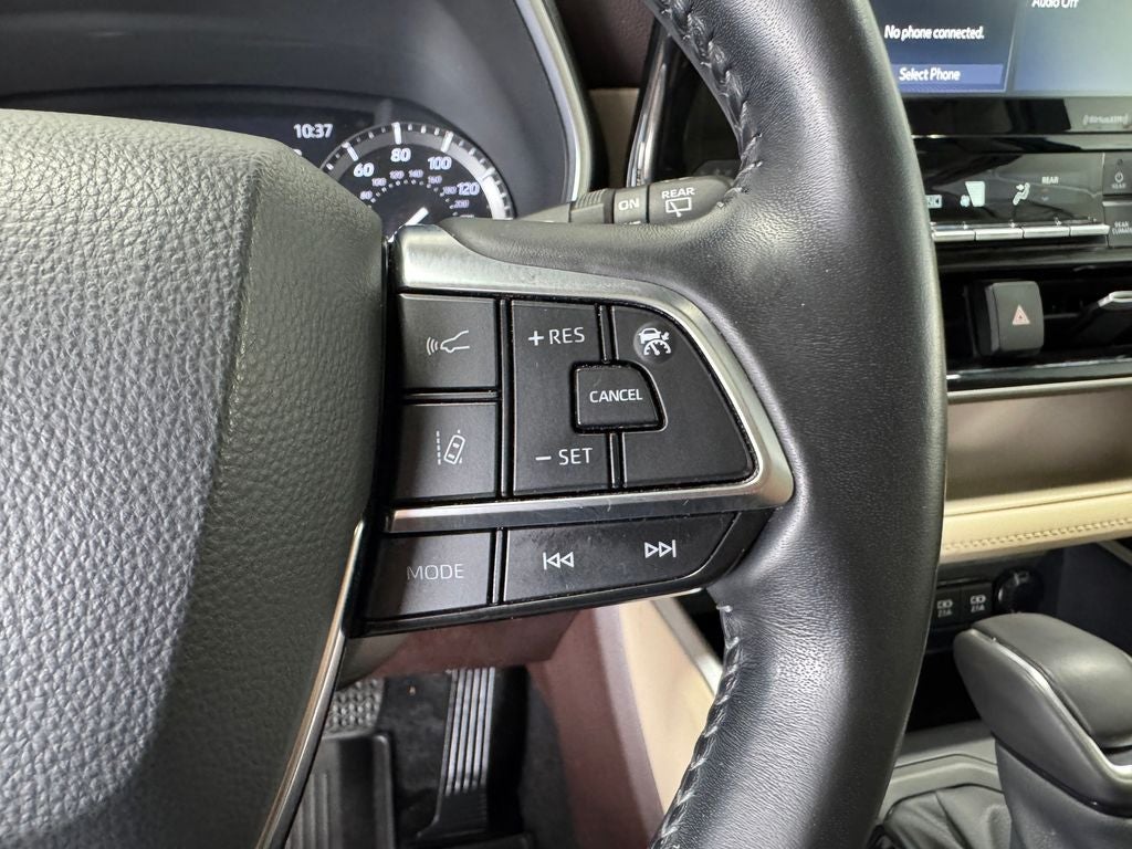 2020 Toyota Highlander XLE Power moonroof