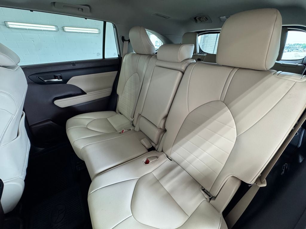 2020 Toyota Highlander XLE Power moonroof