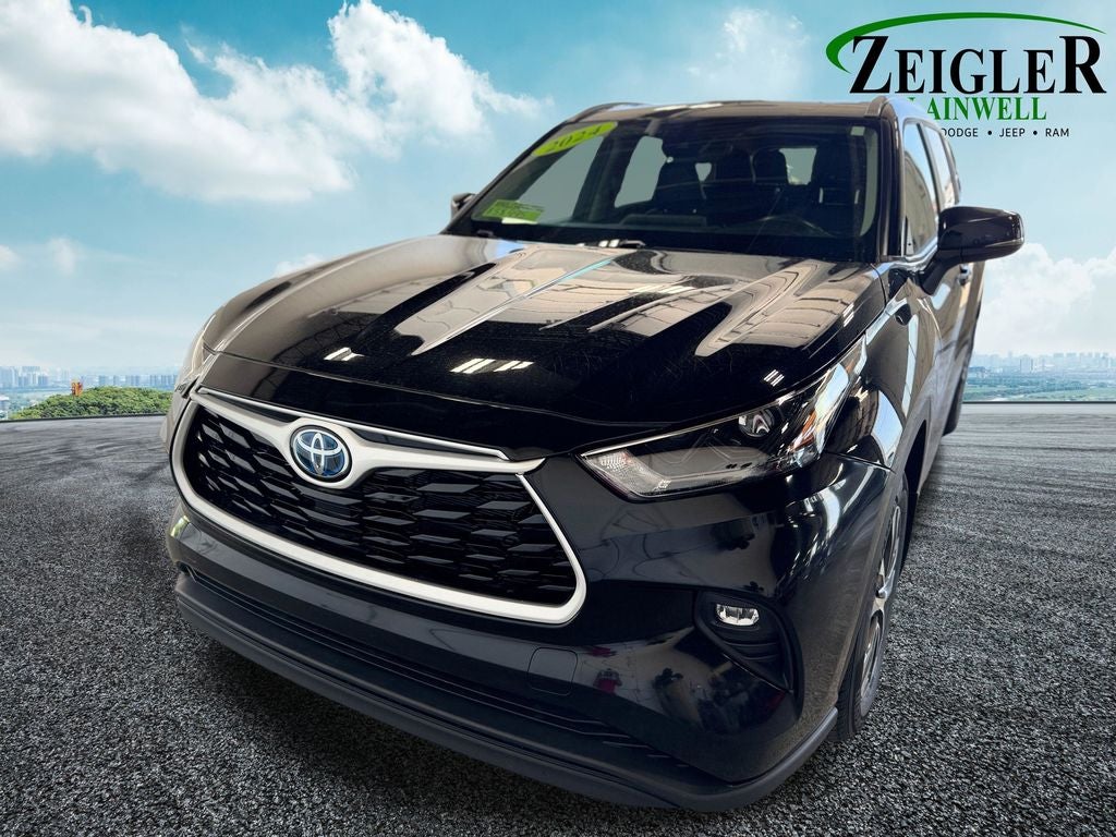 2024 Toyota Highlander Hybrid XLE 3rd row seats