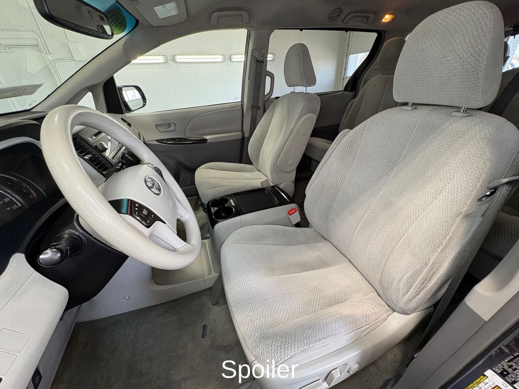2011 Toyota Sienna LE 8 Passenger