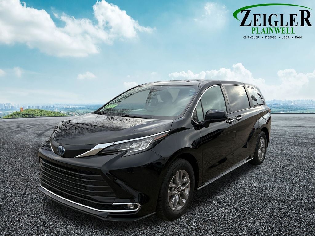 2023 Toyota Sienna XLE 7 Passenger