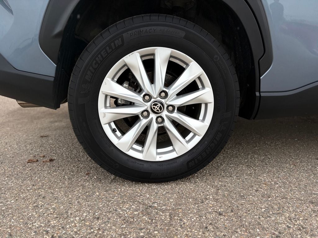 2024 Toyota Corolla Cross LE