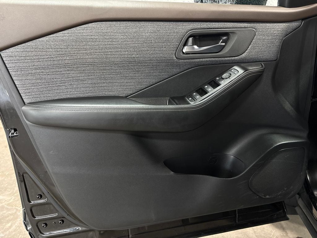 2023 Nissan Rogue SV Apple CarPlay & Android Auto