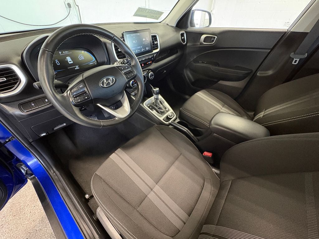2025 Hyundai VENUE SEL Apple Carplay & Android Auto